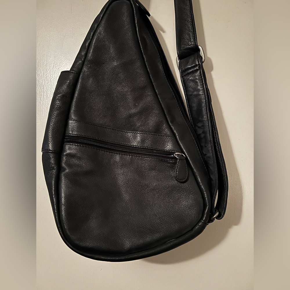 NWOT Ameribag “Healthy Back Bag” in smooth cross grain black leather